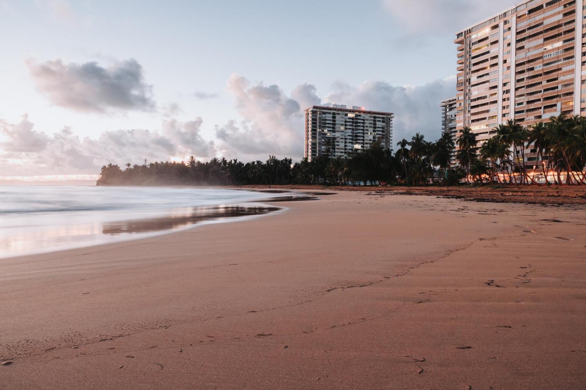 Oceanview Apartment Steps To The Beach Luquillo Exterior photo
